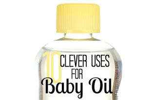 Αφαιρέστε τους μαύρους κύκλους κάτω από τα μάτια με baby oil!