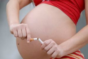 Το κάπνισμα στην εγκυμοσύνη μπορεί να σχετίζεται με αυξημένο βάρος του παιδιού;