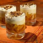 Εύκολο σπιτικό γλυκό trifle με κρέμα βανίλια και ροδάκινα