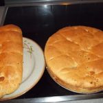 Αρωματικό σπιτικό τυρόψωμο με πιπεριά