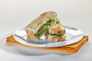 Το σάντουιτς του περιβολιού με ψωμί σε φέτες “Χωριανό” ΠΑΠΑΔΟΠΟΥΛΟΥ Πολύσπορο