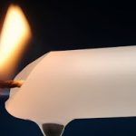 Δείτε πως μπορείτε να βγάλετε το κερί από το ύφασμα!