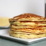 Αλμυρά pancakes βρώμης με γαλοπούλα, τυρί και καλαμπόκι