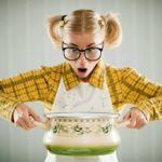 Για να μαλακώσει το χταπόδι, για να μην μαυρίσουν τα κρεμμύδια αλλά και άλλα ενδιαφέροντα!