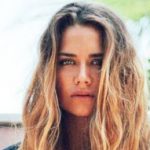 Γιαούρτι, μέλι και αμυγδαλέλαιο για το φριζάρισμα των μαλλιών!