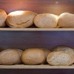 Κολπάκι για να μην μουχλιάσει το ψωμί στην ψωμιέρα!