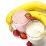 Εύκολο και πεντανόστιμο smoothie με μπανάνα, μήλο, μανταρίνι και φράουλες