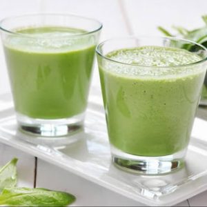 Ενεργειακό smoothie με φρούτα και δυόσμο