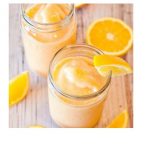 Smoothie με πράσινο τσάι, ανανά, μπανάνα και χυμό πορτοκάλι