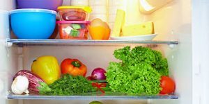 Δείτε ποια τρόφιμα φυλάσσονται μέσα και έξω από το ψυγείο