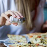 Νέα μελέτη δείχνει τους κίνδυνους της υψηλής κατανάλωσης αλατιού