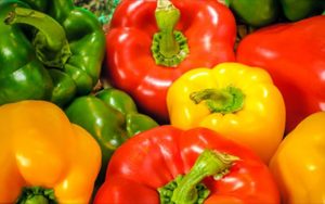 Οι διατροφικές ιδιότητες που έχουν  οι χρωματιστές πιπεριές