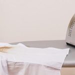 Πως να καθαρίσεις το καμμένο ρούχο από το σίδερο!