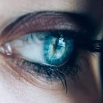 Για τις ρυτίδες κάτω από τα μάτια…μέλι και πατάτα!
