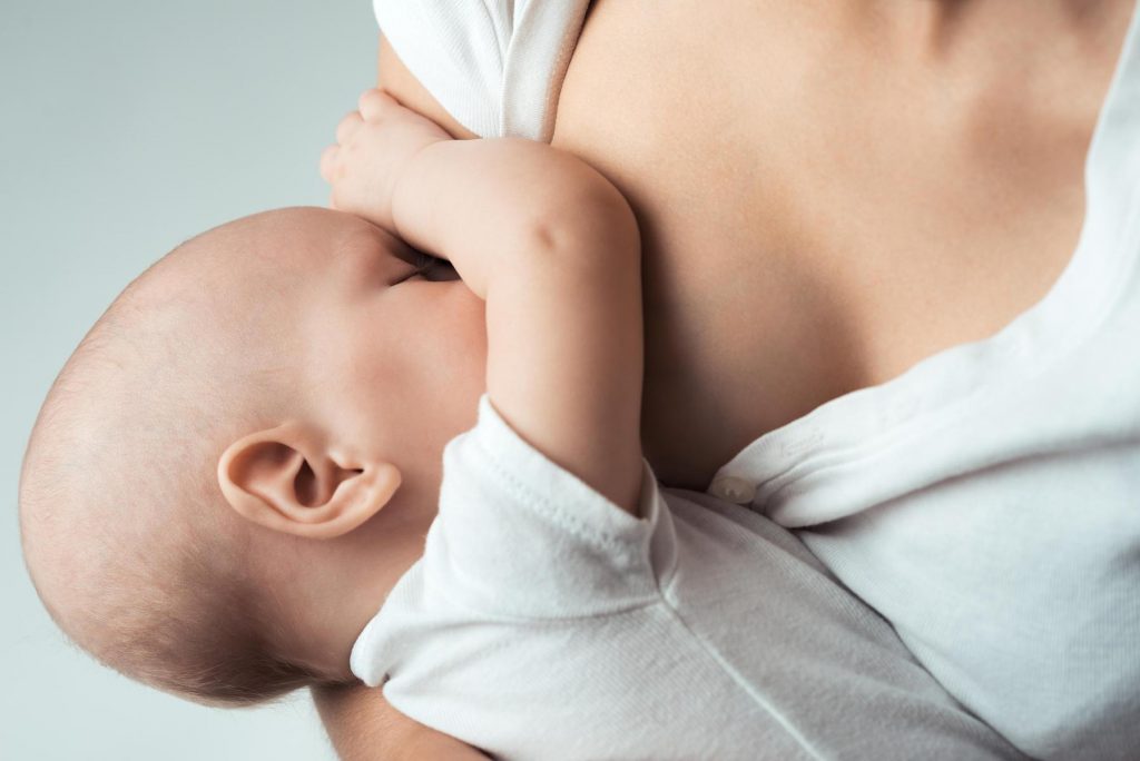 Νέα δεδομένα για τα οφέλη του μητρικού θηλασμού