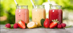 Τονωτικό smoothie με ξηρούς καρπούς, φρούτα και, μέλι