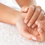 Απαλά χέρια με αυγό και αλεύρι βρώμης!