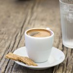 Πώς η διαδικασία της αποτοξίνωσης σχετίζεται με τον καφέ