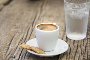 Πώς η διαδικασία της αποτοξίνωσης σχετίζεται με τον καφέ