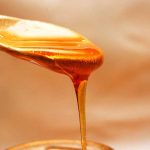 Θεραπεύστε την ακμή και προλάβετε τη γήρανση με…μέλι!