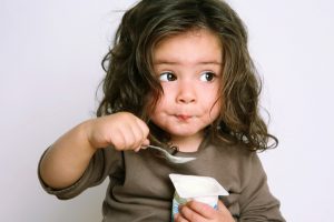 Παιδικά γιαούρτια: Δώστε προσοχή στην πρόσθετη ζάχαρη