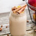 Smoothie με φρούτα, μέλι γιαούρτι και κανέλλα