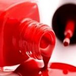 Έτσι θα ανοίξει το κολλημένο καπάκι από το βερνίκι νυχιών!