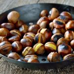 Έτσι θα καθαρίσετε τα κάστανα με μια κίνηση!