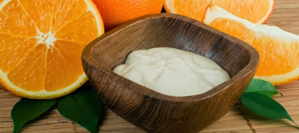 Για λευκό δέρμα χρησιμοποιήστε πορτοκάλι και γιαούρτι!