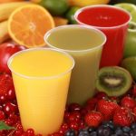 Καλοκαιρινό δροσιστικό smoothie με φρούτα και λαχανικά
