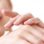 Φυσικές λύσεις για την ενυδάτωση των χεριών σας