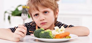 Πώς θα πείσω το παιδί μου να τρώει υγιεινά;