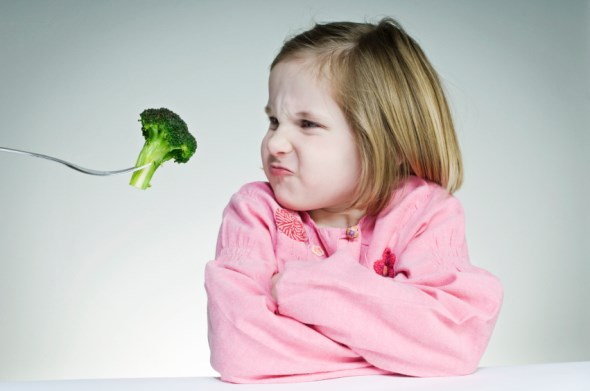 Ένας έξυπνος τρόπος για να κάνετε το παιδί σας να τρώει υγιεινά