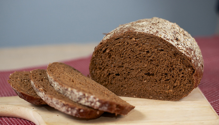 Μαύρο ψωμί δεν σημαίνει απαραίτητα ολικής άλεσης ψωμί