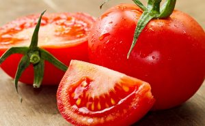 Τι θρεπτικά συστατικά μας προσφέρει η ντομάτα