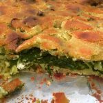 Εύκολη σπανακοτυρόπιτα χωρίς φύλο με τραχανά