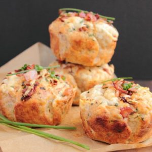 Muffin  με λουκάνικα Φρανκφούρτης, τυριά και λαχανικά