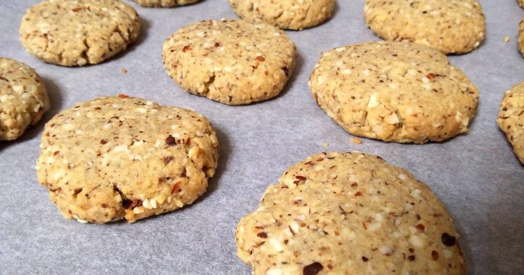 Cookies με δημητριακά ολικής άλεσης και ξηρούς καρπούς