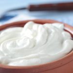 Γιαούρτια και παιδί