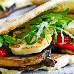 Μανιτάρια ψητά σε κυπριακή πίτα
