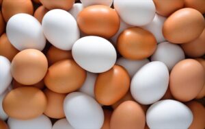 Ποια είναι η διαφορά ανάμεσα στα καφέ και τα άσπρα αυγά;