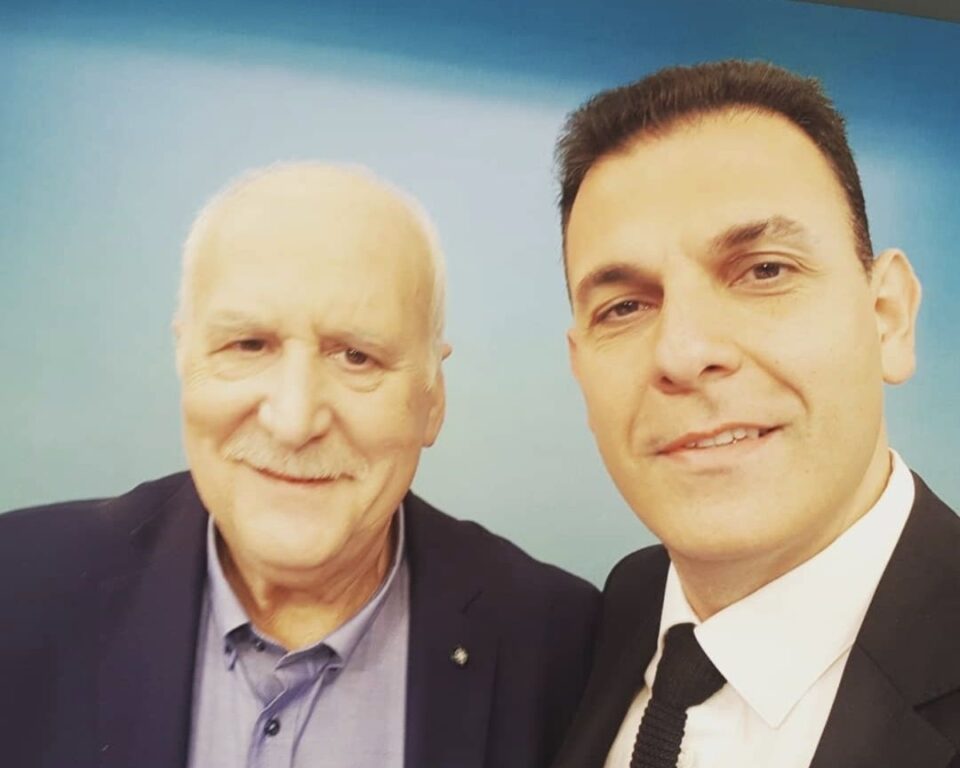Ο Γιώργος Καραμέρος αποχαιρετά τον μέντορά του Γιώργο Παπαδάκη: «Ήταν από τους πιο έξυπνους, ευρηματικούς και σεμνούς αθρώπους»
