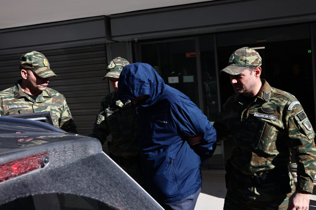 Σε διαθεσιμότητα για 18 μήνες ο Σμήναρχος που κατηγορείται για κατασκοπεία: Η απόφαση του Αρχηγού ΓΕΕΘΑ και η δίωξη για κακούργημα