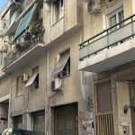 Σοκ στην Κυψέλη: Καταγγελία για σεξουαλική κακοποίηση 25χρονης ΑμεΑ – Η μητέρα φέρεται να είδε την επίθεση μέσω κάμερας, κυνήγησε τον δράστη με μαχαίρι