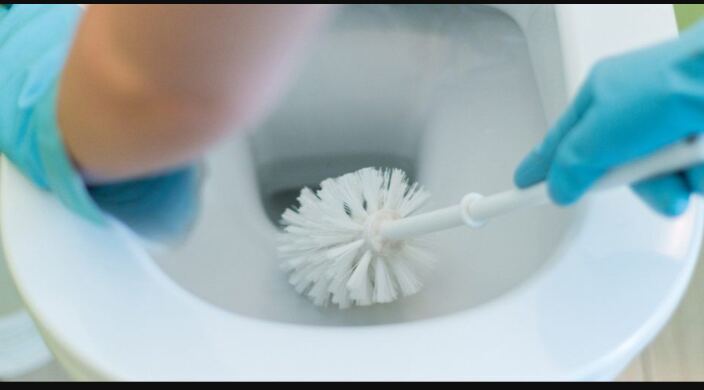 Tι κάνουν στις καφετέριες και μοσχοβολάνε οι τουαλέτες: Βάλε αυτό το υγρό μέσα στο πιγκάλ και θα μοσχοβολάει όλο το μπάνιο υπέροχα