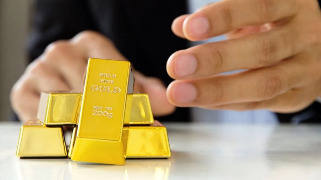 Απίστευτο περιστατικό στην Ιταλία: Άνδρας πέταξε κατά λάθος 20 ράβδους χρυσού αξίας 120.000 ευρώ στα σκουπίδια