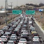 Ιράν: Μαζική έξοδος των κατοίκων της Τεχεράνης – Ουρές αυτοκινήτων προς τις επαρχίες βόρεια της χώρας – Τους δίνουν και δωρεάν καύσιμα