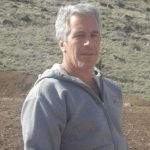 Σκιές γύρω από τον θάνατο του Έπσταϊν: Ιατροδικαστής μιλά για «πιθανό στραγγαλισμό» και ζητά επανεξέταση