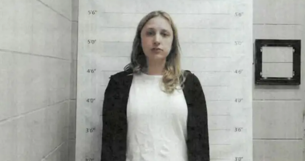 Σκάνδαλο σε λύκειο θηλέων στις ΗΠΑ: Καθηγήτρια συνελήφθη για σεξουαλική σχέση με μαθήτριά της – Αντάλλασσαν ερωτικά μηνύματα