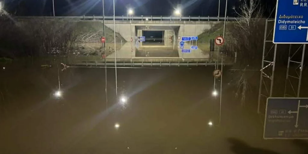 Εικόνες καταστροφής στον Έβρο: Πλημμύρισαν περιοχές (ΒΙΝΤΕΟ)